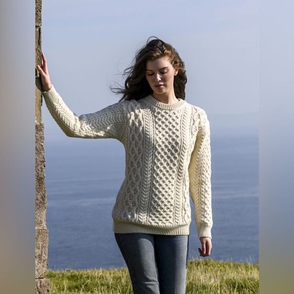Hand knitted 100% wool Irish sweater - Picture 1 of 3